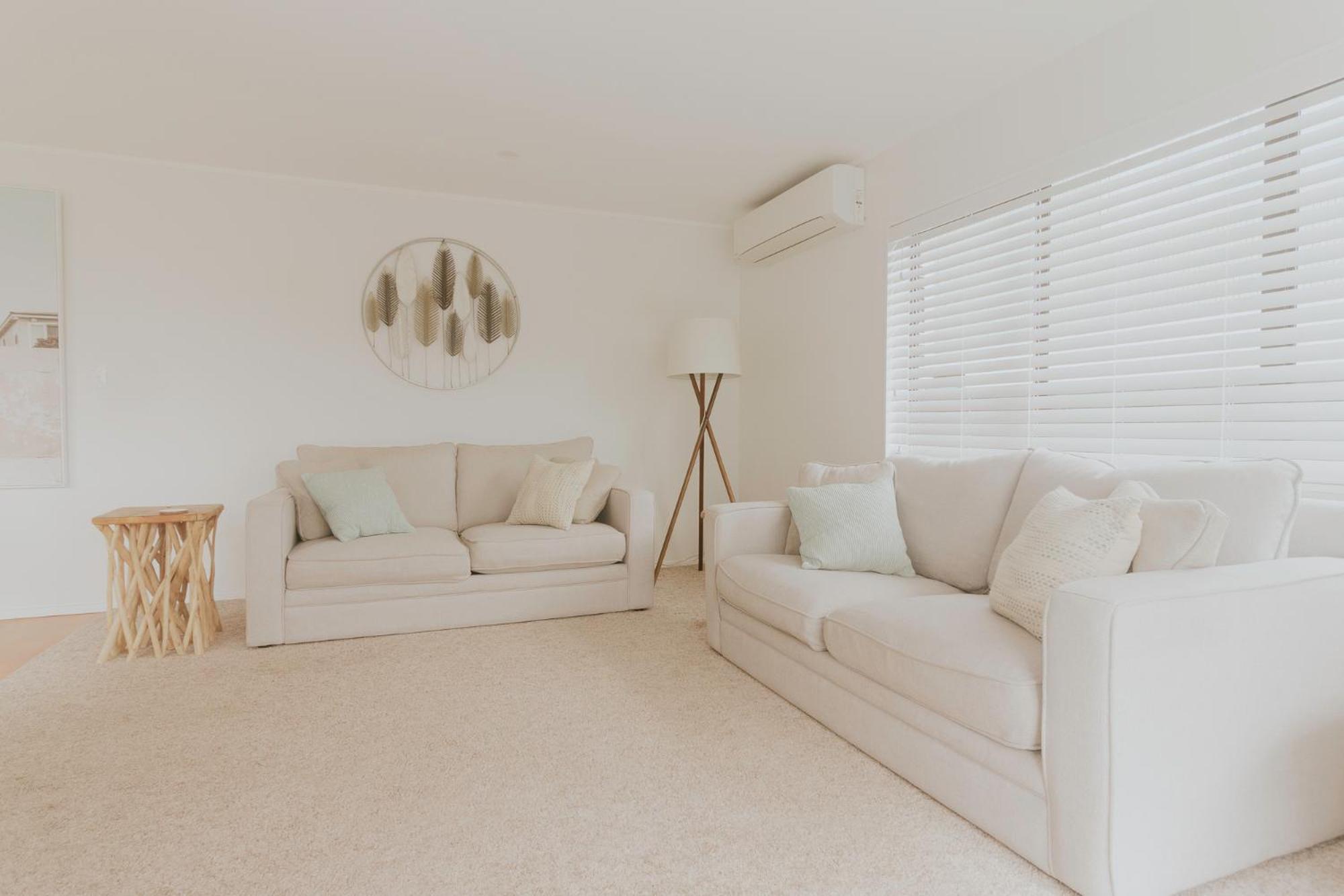 Salty Breeze Beach House Orewa Exterior photo