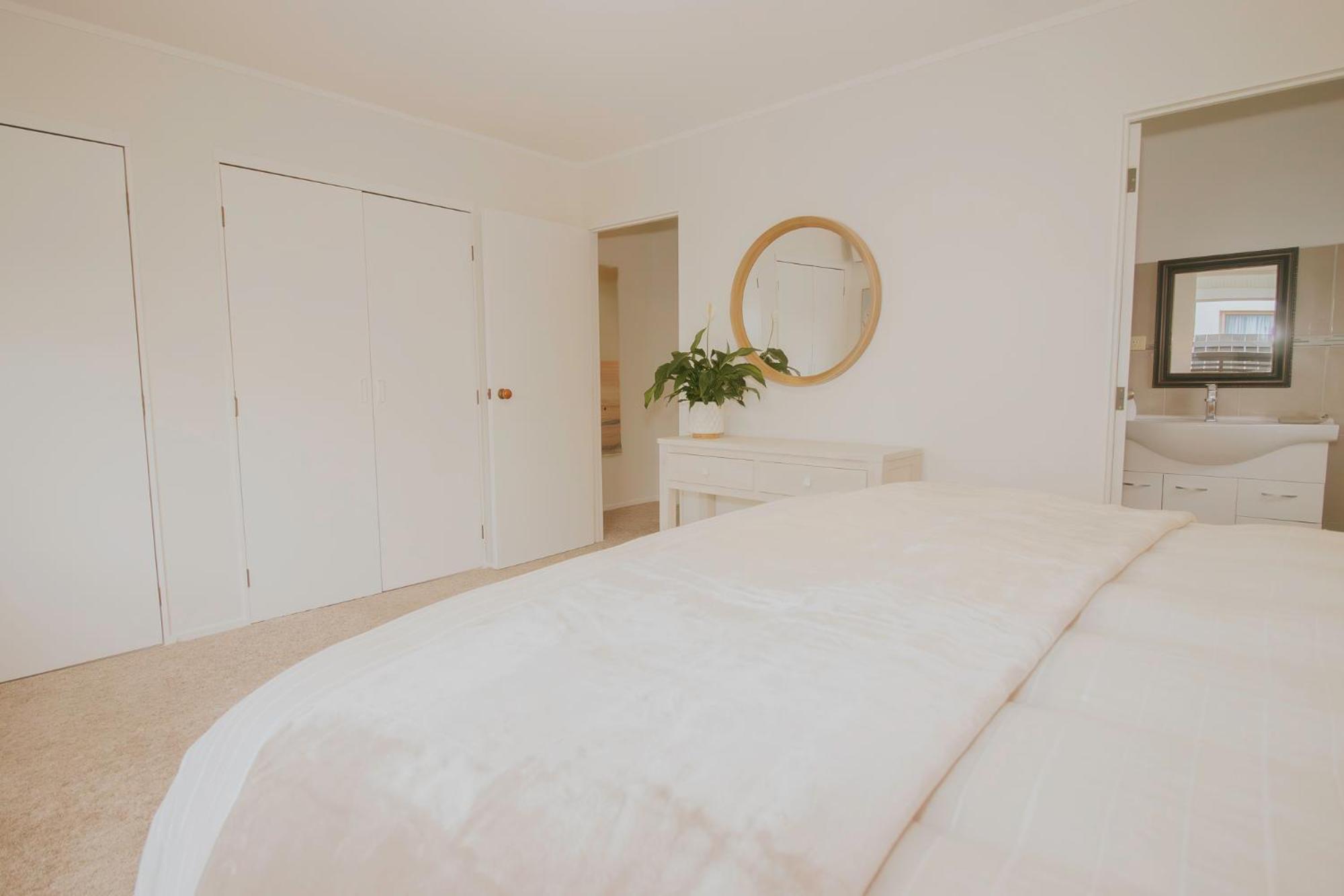 Salty Breeze Beach House Orewa Exterior photo