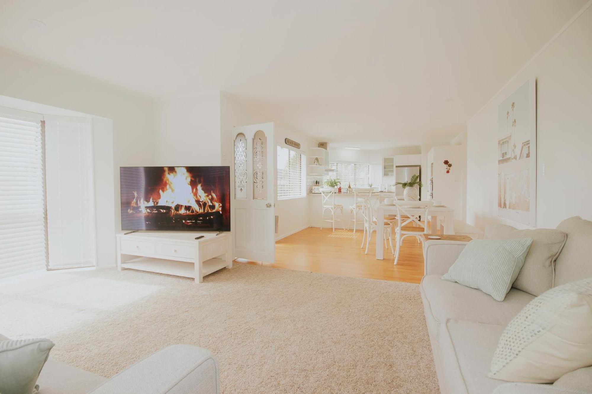 Salty Breeze Beach House Orewa Exterior photo