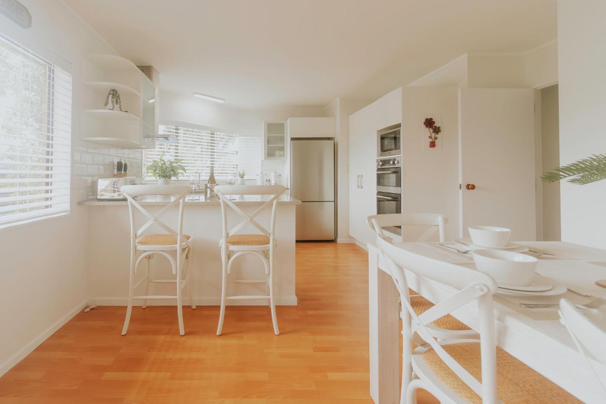 Salty Breeze Beach House Orewa Exterior photo